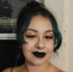 Meet your Posher, Alissa